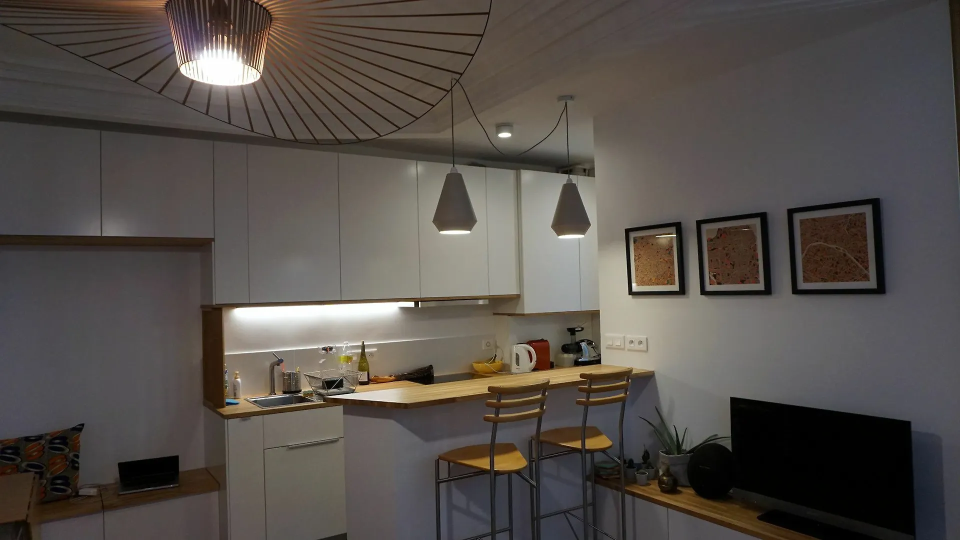 Apartament Rochechouart - 2 Pieces - Paris 17 Francja